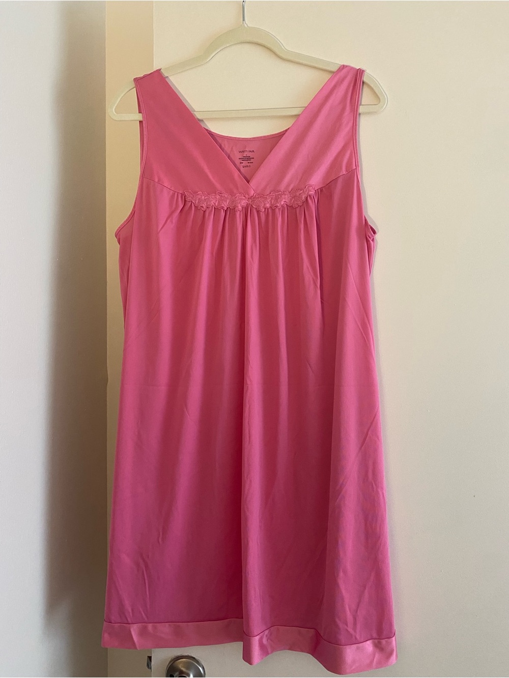 Vanity Fair Vintage Women’s Pink Sleeveless Nightgown - Size L